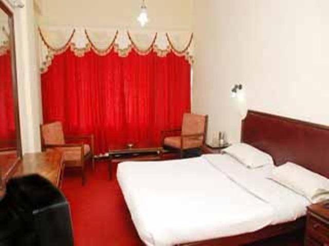 Hotel Preethi Palace Ooty Δωμάτιο φωτογραφία